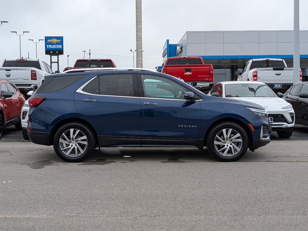 Used 2023 Chevrolet Equinox Premier with VIN 3GNAXNEG3PL179397 for sale in Kansas City