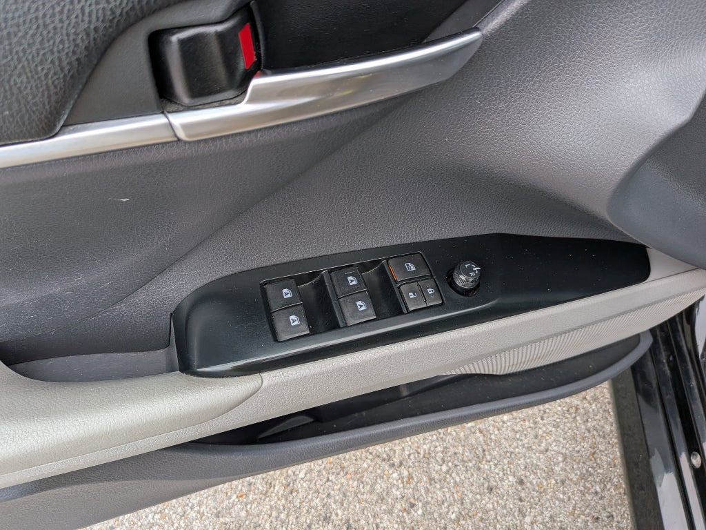 2020 Toyota Camry Hybrid LE