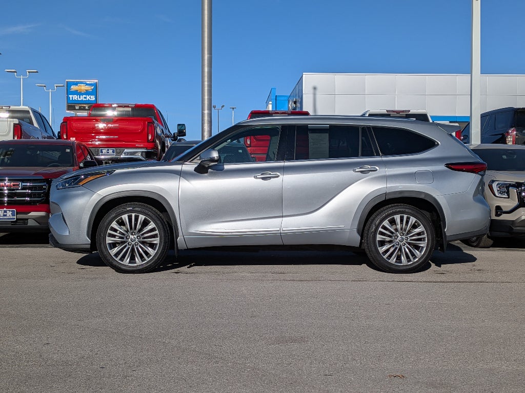 2022 Toyota Highlander Platinum