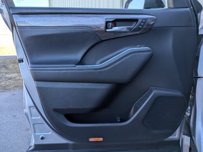 2022 Toyota Highlander Platinum