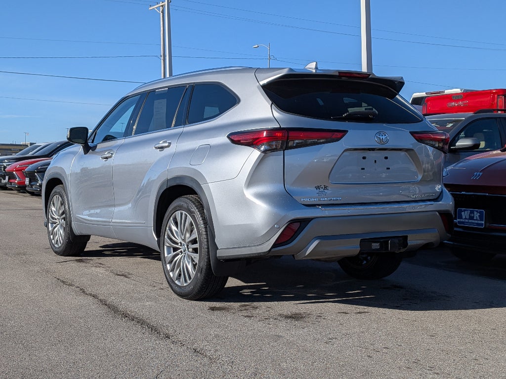 2022 Toyota Highlander Platinum