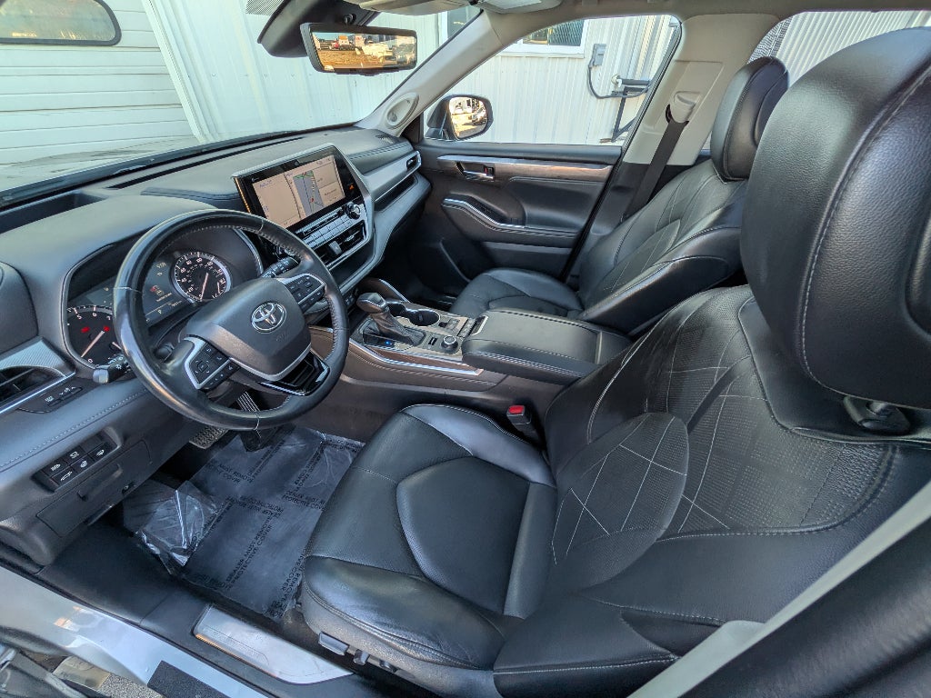 2022 Toyota Highlander Platinum