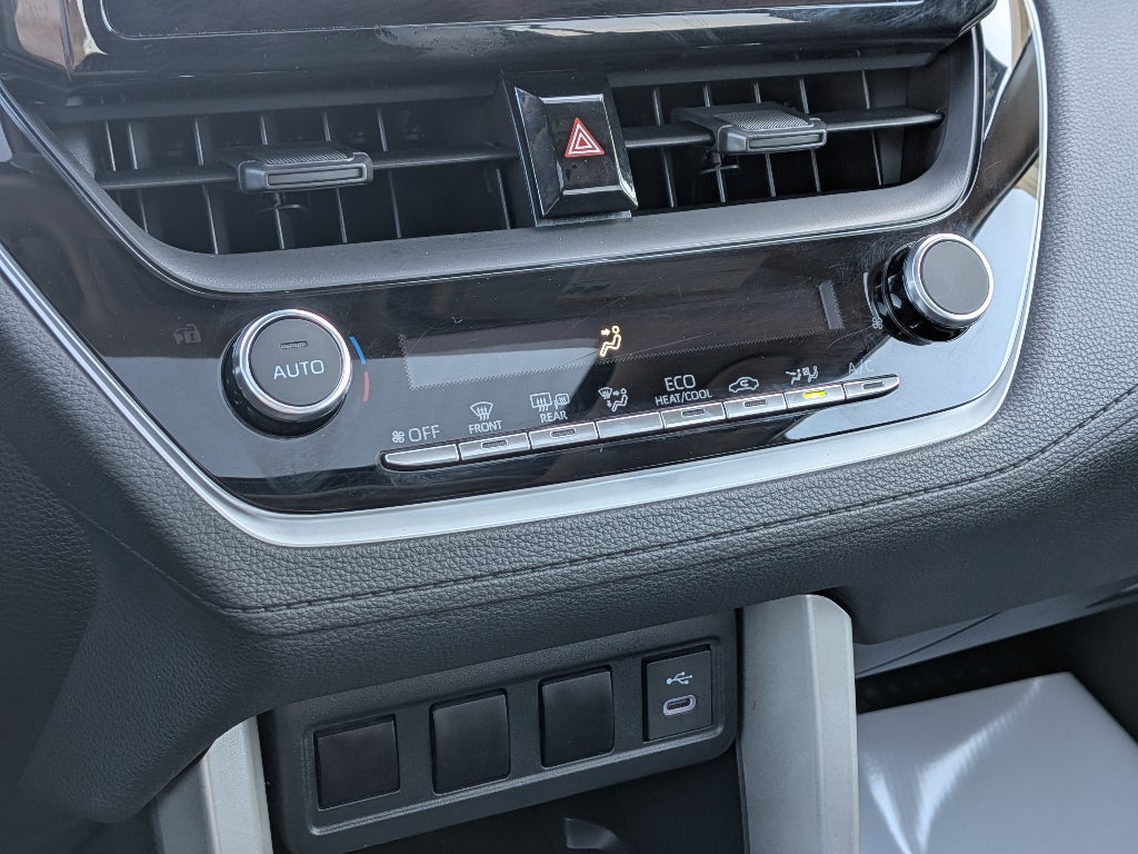 2024 Toyota Corolla Cross LE